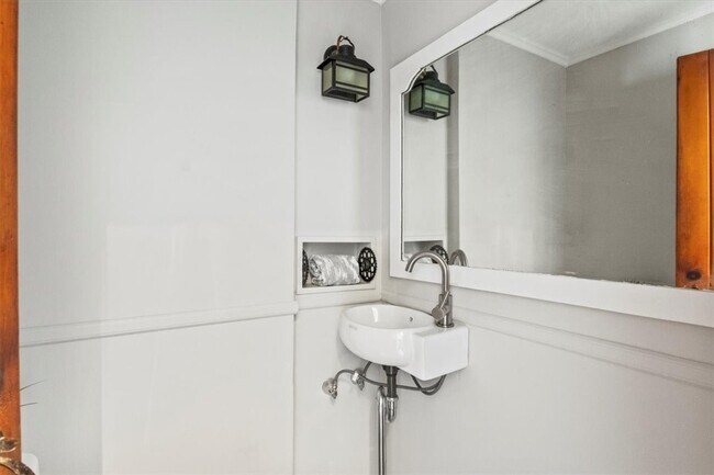 Building Photo - 43 Buffard Dr