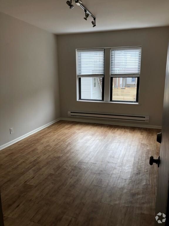 Building Photo - 0 bedroom in Chicago IL 60647