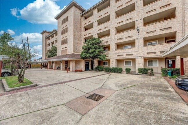 Building Photo - 2210 Dorrington St