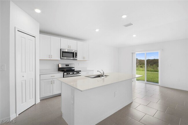 Building Photo - 4087 lattuna Ln