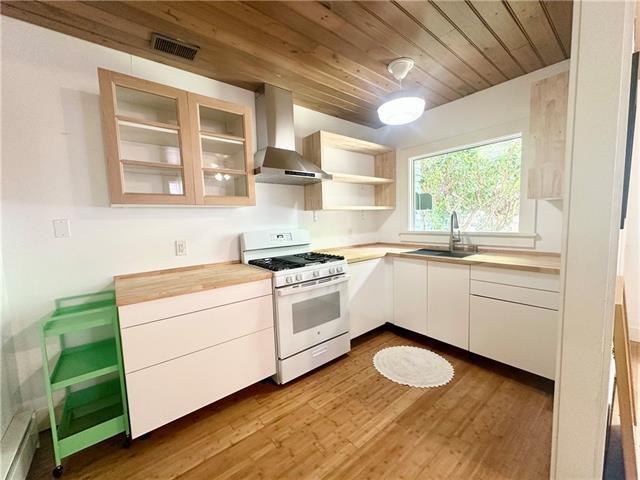 Building Photo - 317 N Bernadotte St