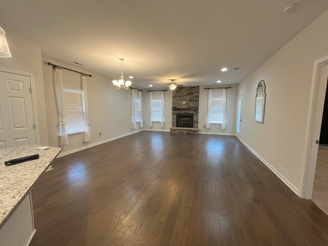 Building Photo - "Experience Spacious Elegance: 4-Bedroom R...