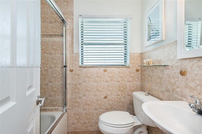 Building Photo - 26 NE 3rd St