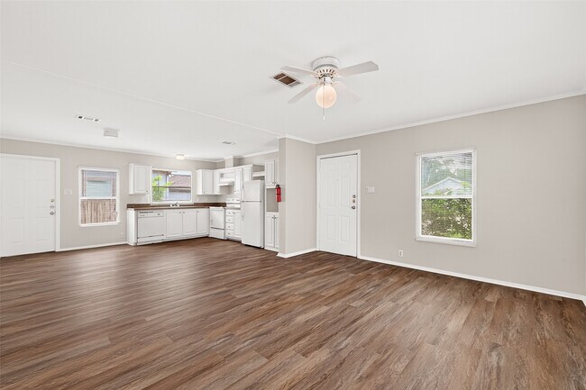 Building Photo - 11918 Greensbrook Forest Dr