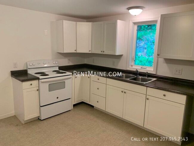 Building Photo - 27 Margin St