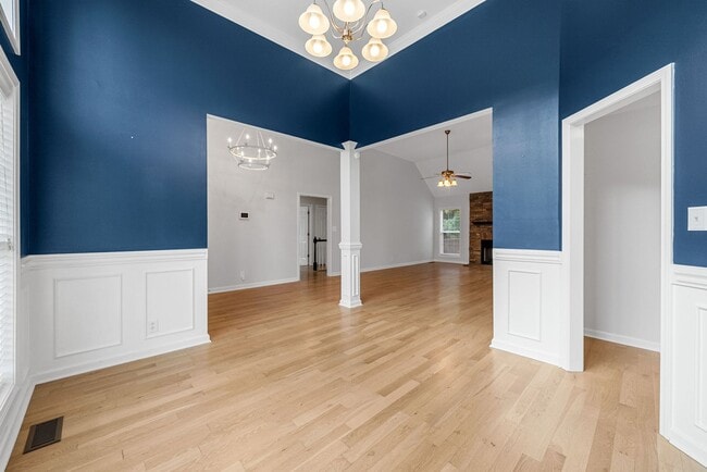 Building Photo - 3 Bedroom 3 Bath Pet Friendly Home For Ren...