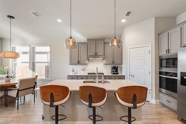 Building Photo - 1605 Woodpecker St