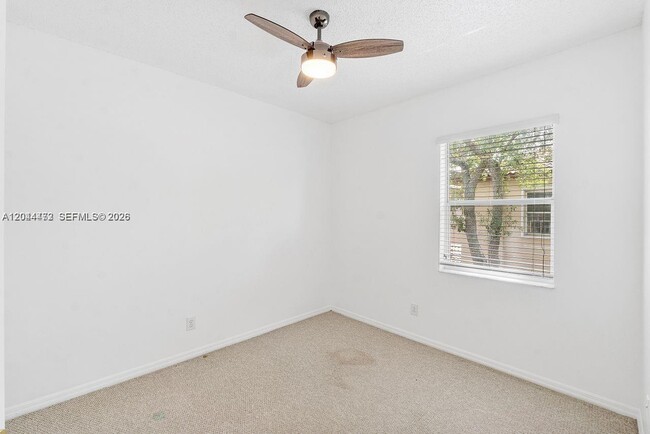 Building Photo - 16035 Emerald Cove Rd