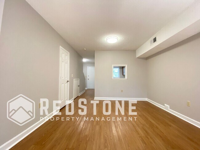 Building Photo - 727 S Broad St