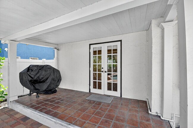 Building Photo - 322 Cornell Dr