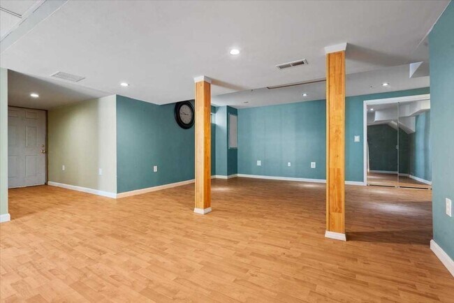 Building Photo - 89 Boulder Hill Dr