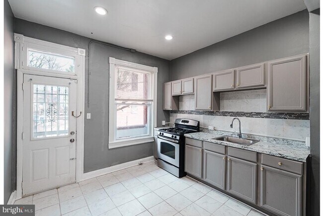 Building Photo - 2646 Edmondson Ave