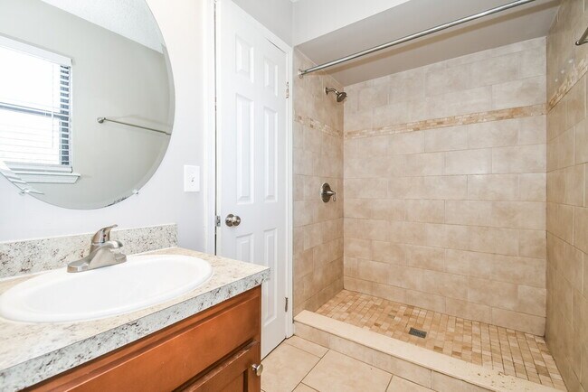 Building Photo - 9727 Villiers Dr S