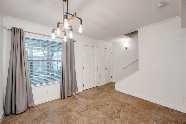 Building Photo - 2101 Polaris Ave