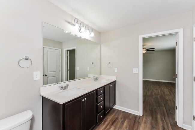 Building Photo - 3765 Place Dr