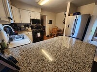 Building Photo - 321 Mayberry Ln