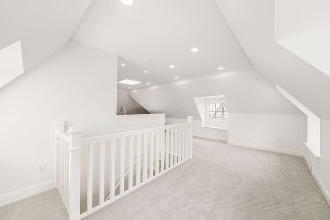 Building Photo - 2252 Club Rd