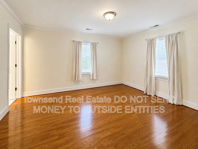 Building Photo - 342 Devane St