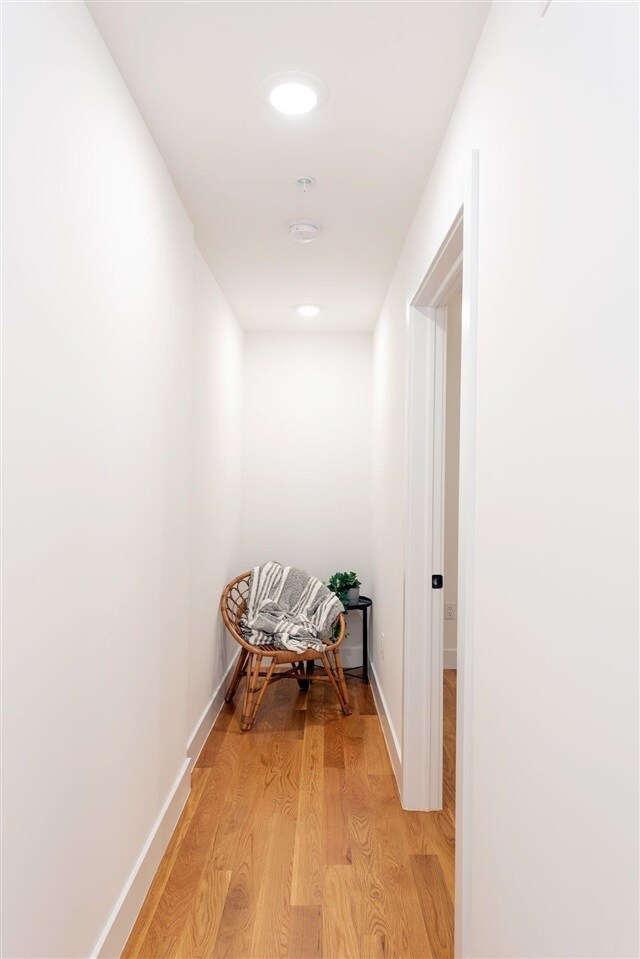 Building Photo - 827 Pavonia Ave