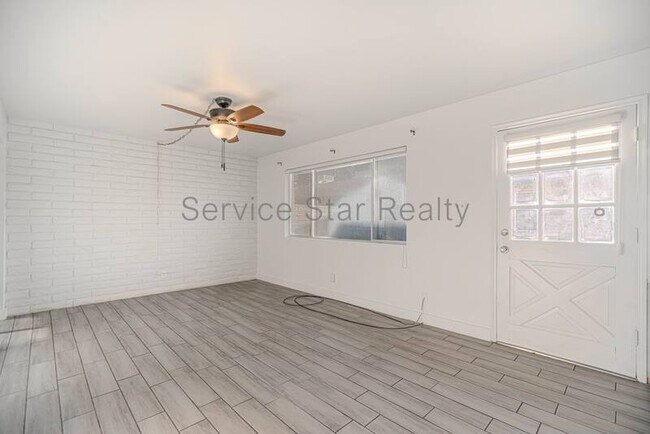 Building Photo - 518 E Huntington Dr
