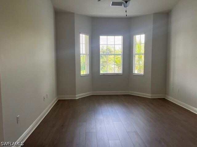 Building Photo - 7842 Hawthorne Dr