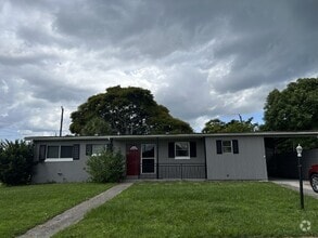 Building Photo - 3 bed - 1 bath on a corner lot
