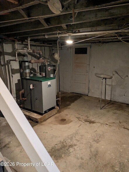 Building Photo - 203 Lyndwood Ave