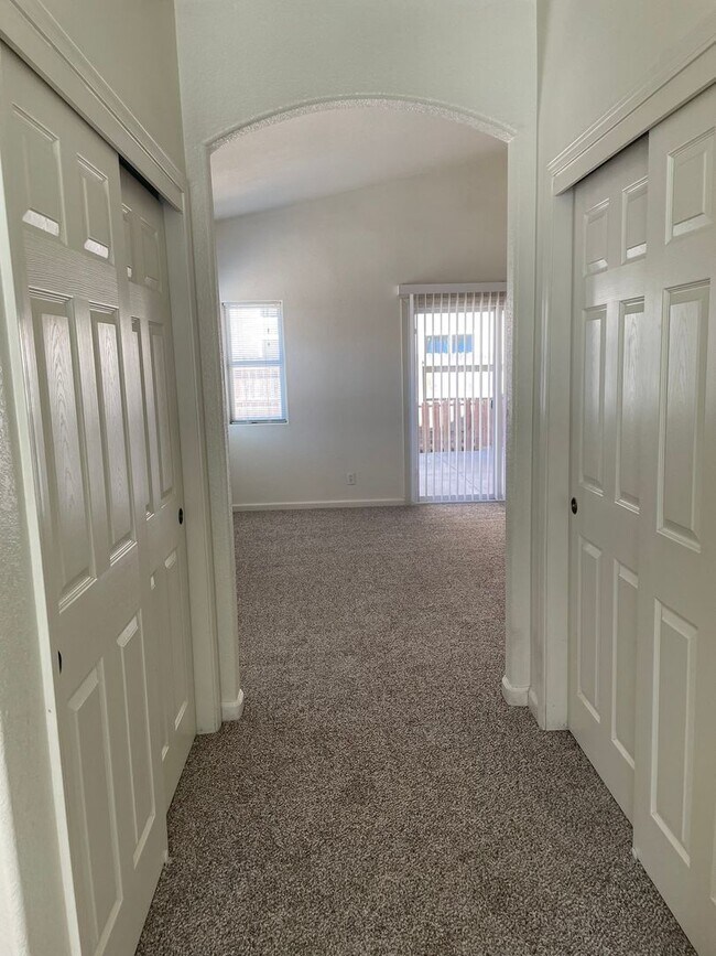 Building Photo - 757 Petit Sirah Ct