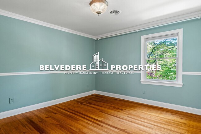 Building Photo - 4 bed in Hamilton Lakes