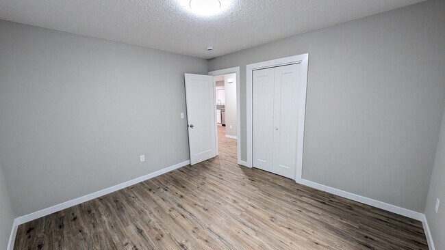 Building Photo - 3 bedroom 1 bath single level home