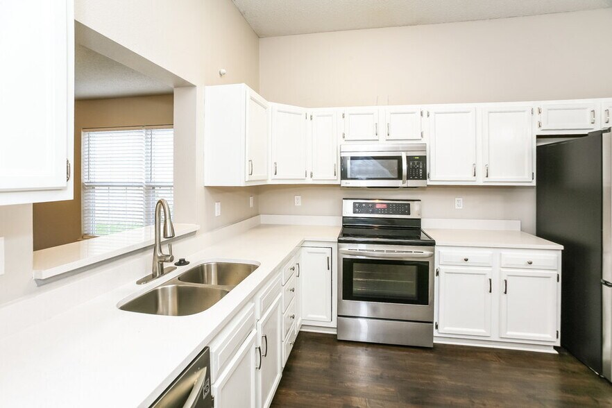 Building Photo - 9761 Trail Dr