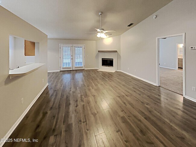 Building Photo - 4400 Apple Tree Pl