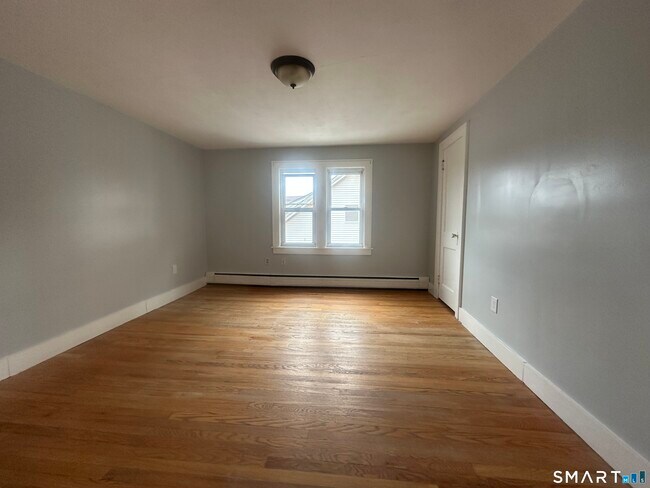 Building Photo - 33 Emory Ct