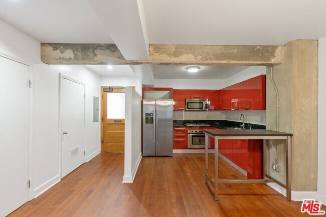 Building Photo - 416 S Spring St