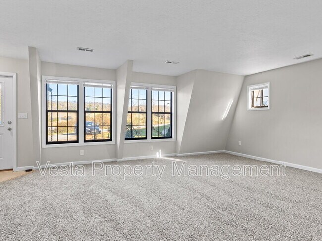 Building Photo - 588 Ray Hill Rd