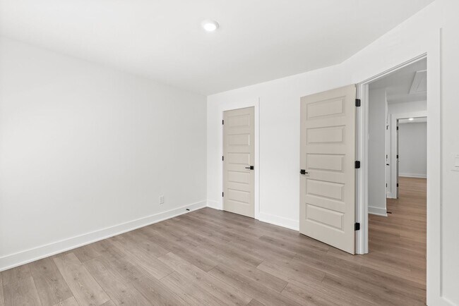Building Photo - Move-in Ready Townhome in Westerly Hills