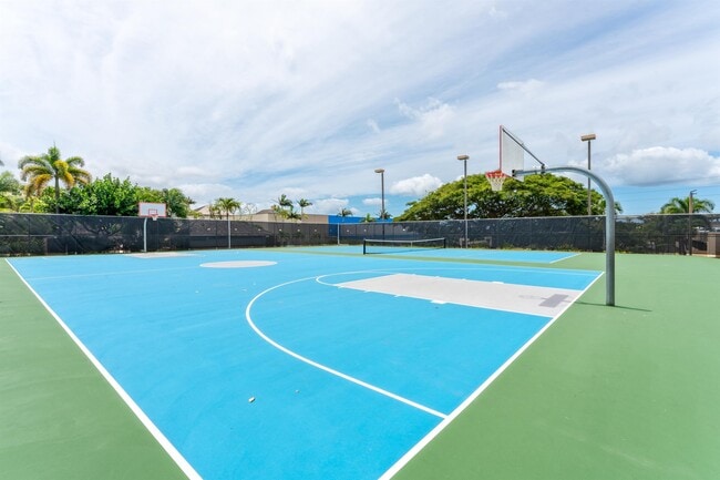 Building Photo - 1060 Kamehameha Hwy