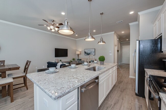 Building Photo - 4009 Oaklawn St