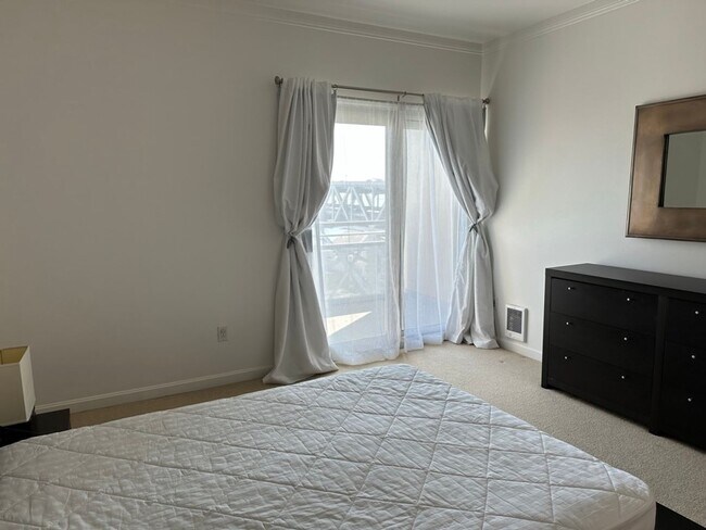 Building Photo - Epic REA: Fabulous 2 BR/2 BA South Beach C...