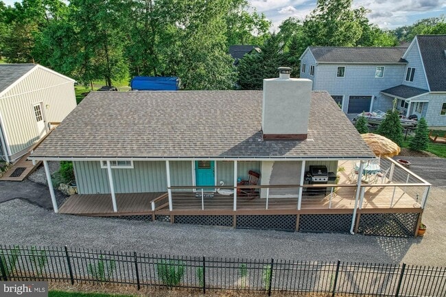 Building Photo - 366 Lake Meade Dr