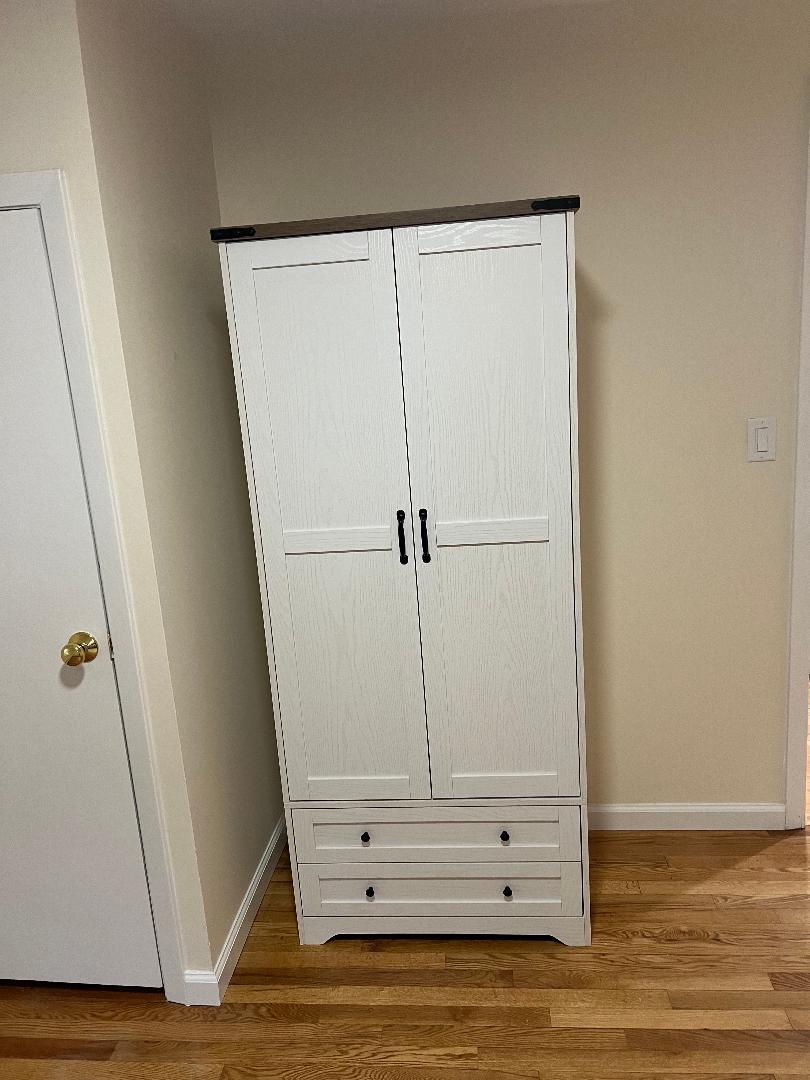 Building Photo - 100 Pocantico St