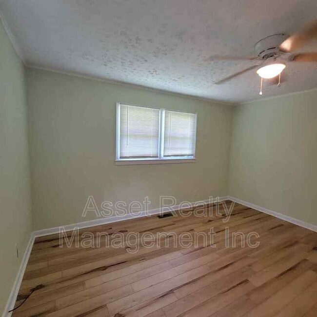 Building Photo - 201 Farlow Dr
