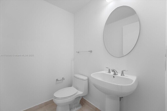 Building Photo - 1050 Brickell Ave