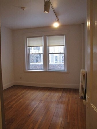 Building Photo - 21 Shepard St
