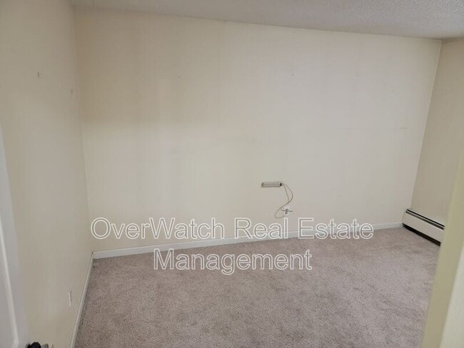 Building Photo - 3031 Lois Dr