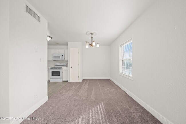 Building Photo - 913 S Colonial Ct