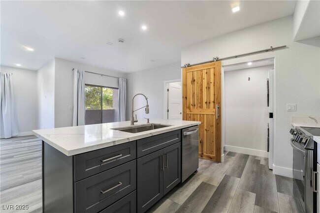 Building Photo - 45 Maleena Mesa St