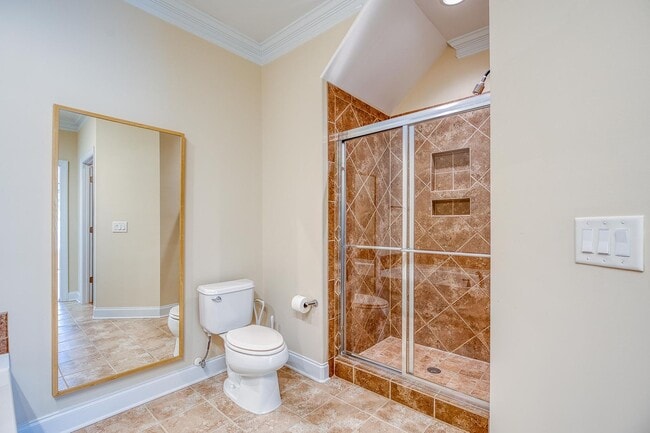 Building Photo - 3 Bedroom, 3 Bathroom Winston Salem Townhome