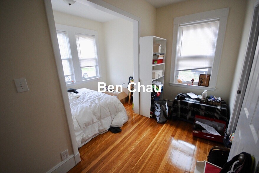 Building Photo - 15 Taylor St