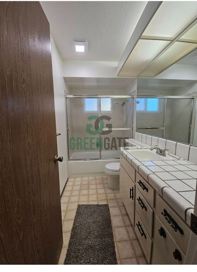 Building Photo - Beautiful 3 BEDROOM 2 BATH HOME IN MODESTO...